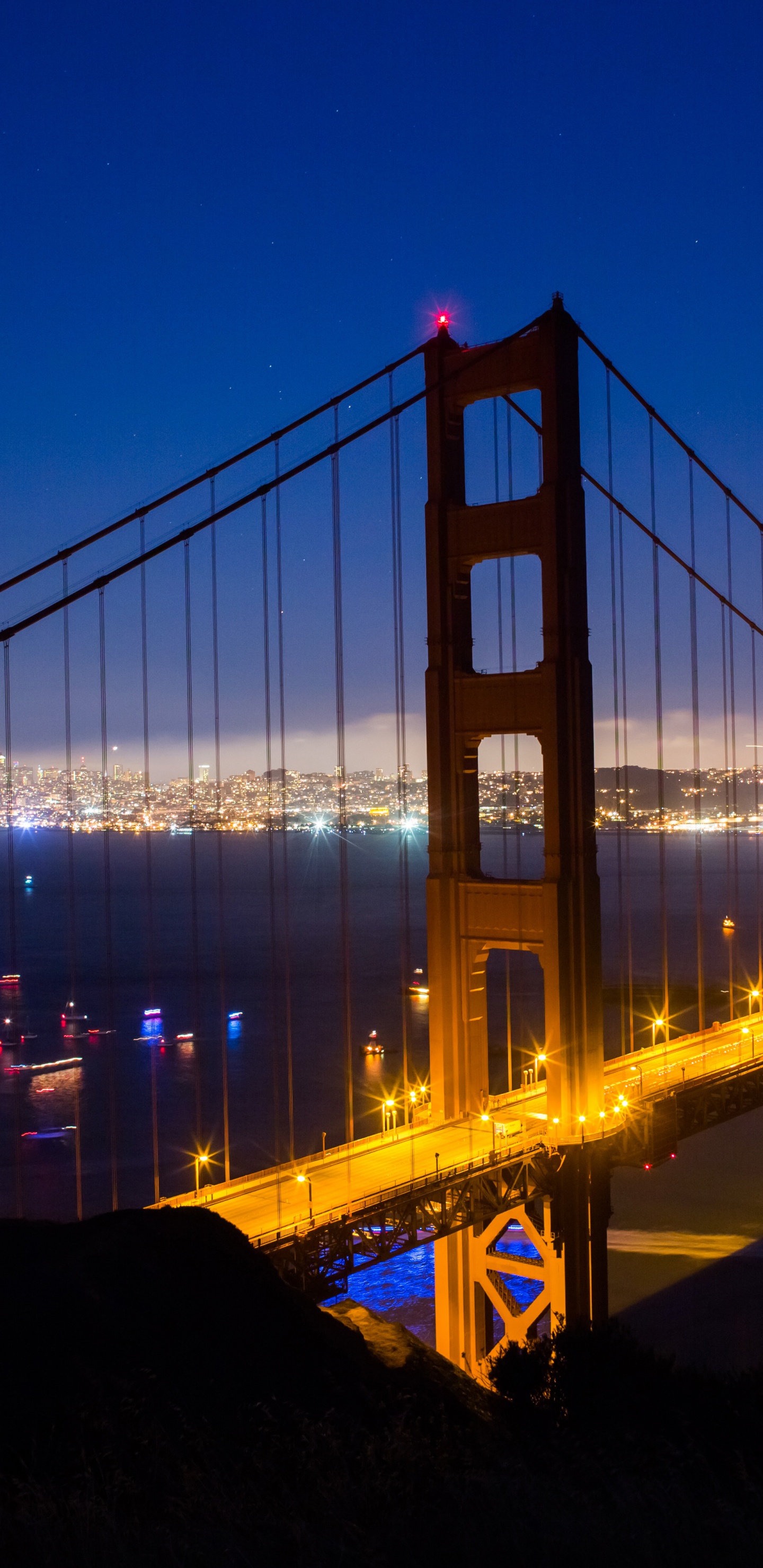 Pont du Golden Gate Pendant la Nuit. Wallpaper in 1440x2960 Resolution