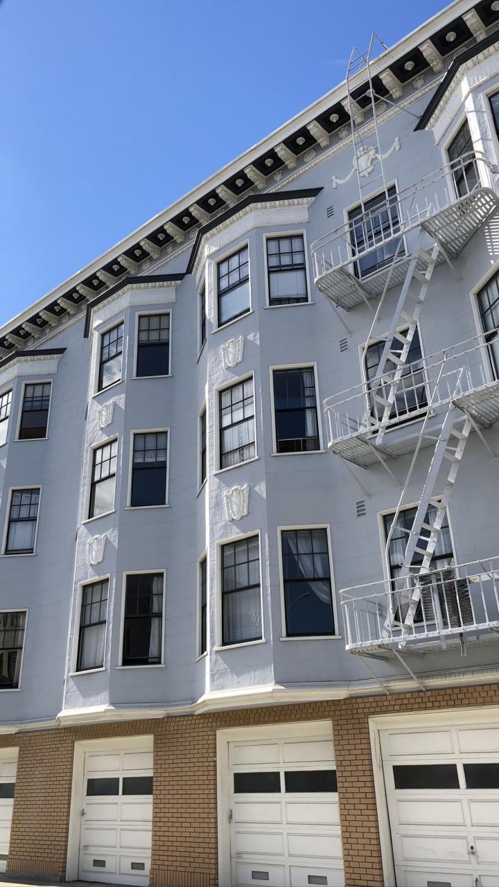 Architecture, Real Estate, Faade, Residential Area, Window. Wallpaper in 720x1280 Resolution