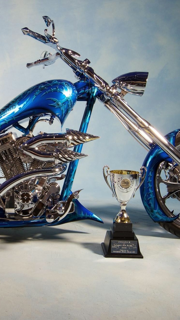 Blaues Und Schwarzes Cruiser-Motorrad. Wallpaper in 720x1280 Resolution