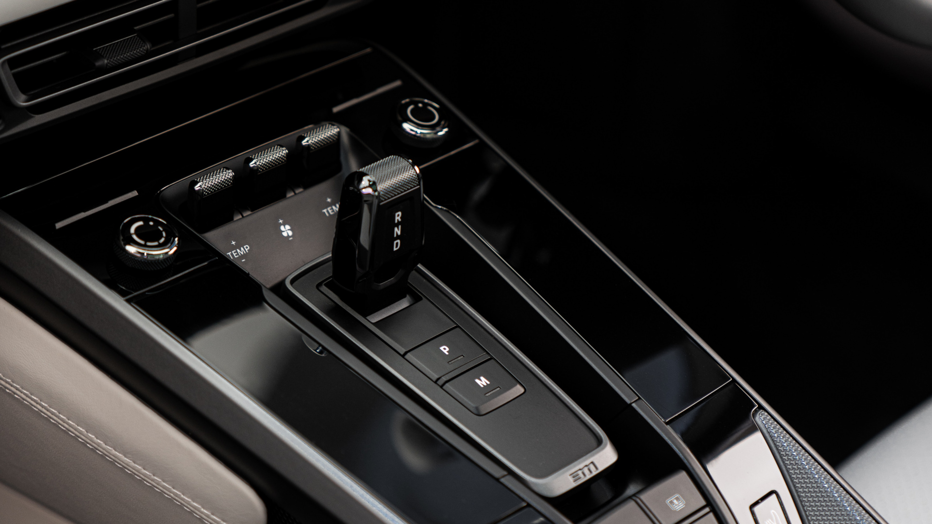 Black and Gray Car Stereo. Wallpaper in 1920x1080 Resolution