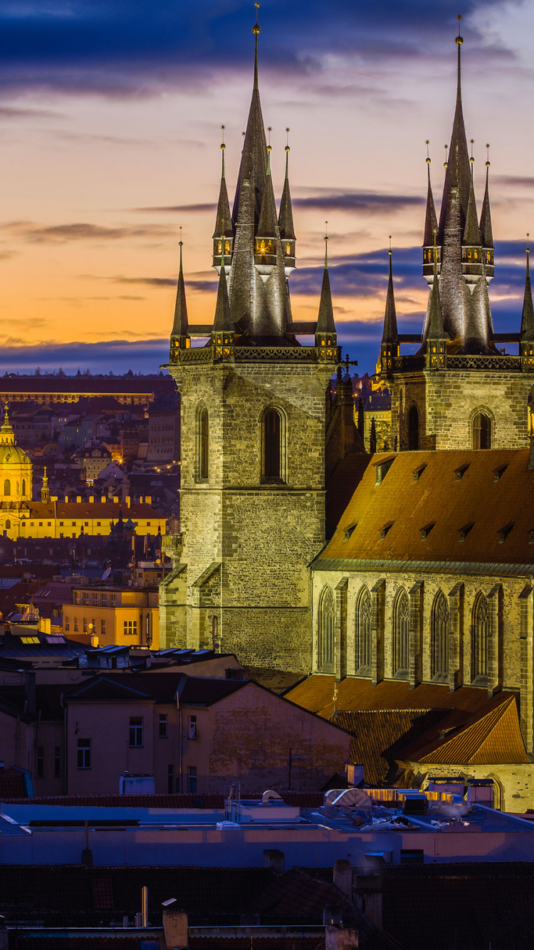 Weißes Und Braunes Betongebäude Bei Sonnenuntergang. Wallpaper in 750x1334 Resolution