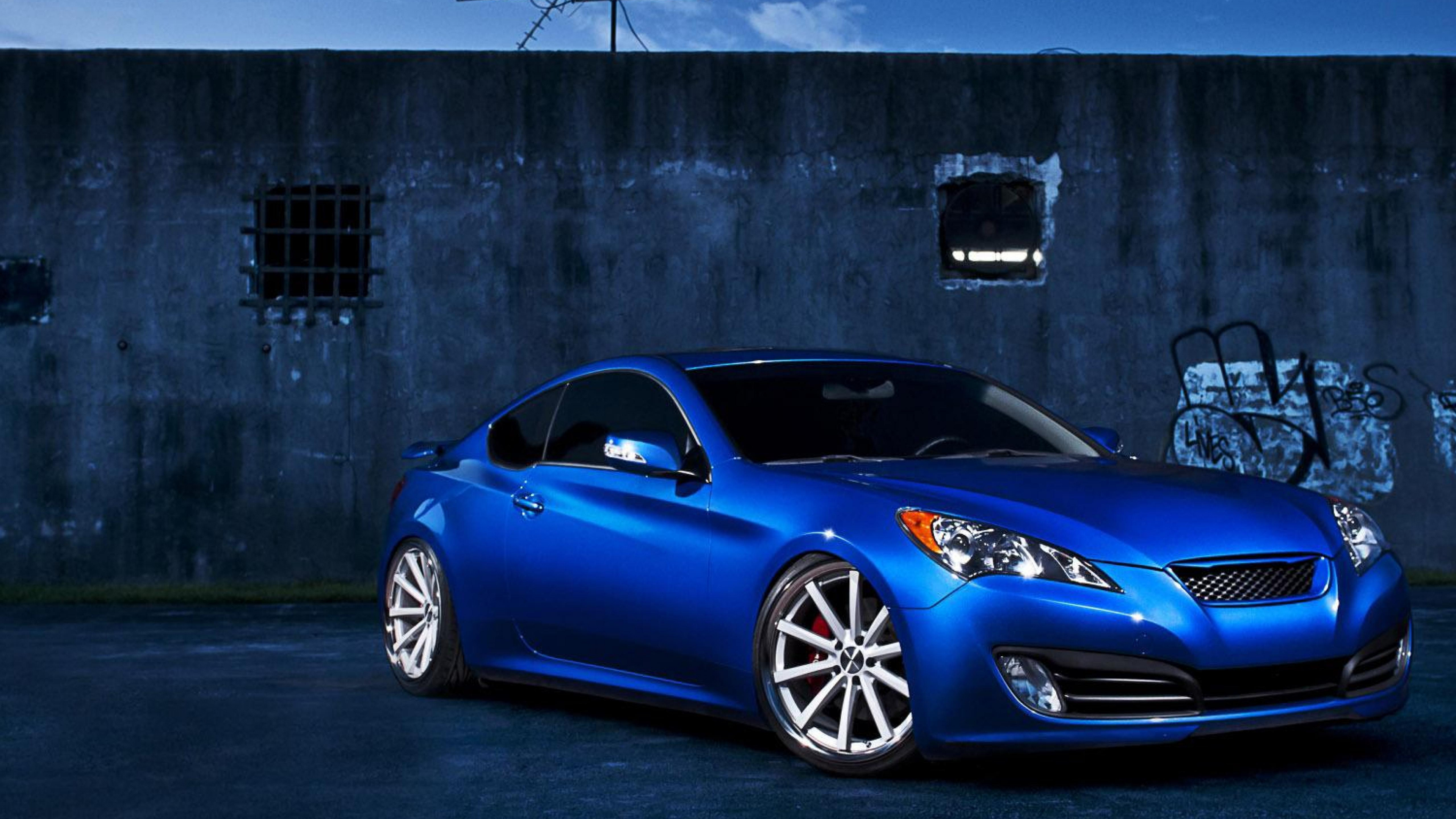 Porsche 911 Azul Estacionado Cerca de la Pared Gris. Wallpaper in 3840x2160 Resolution