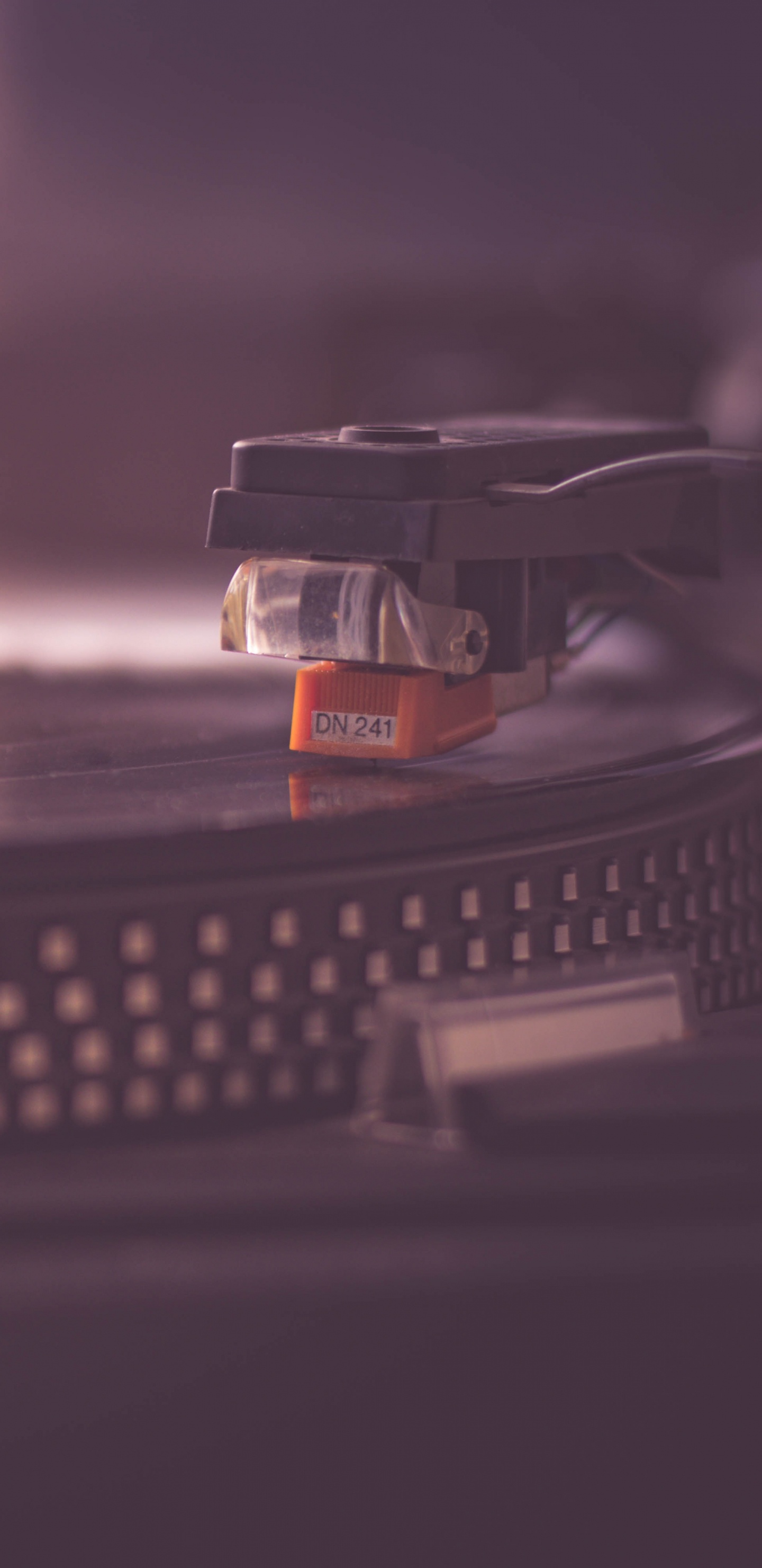 Gramophone Record, Licht, Elektronik, Audiogeräten, Cloud. Wallpaper in 1440x2960 Resolution