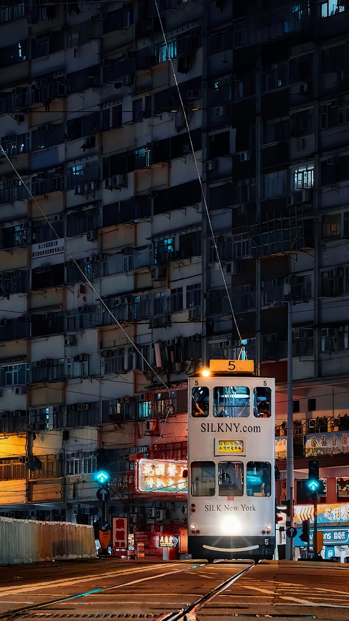 Gratte-ciel, Bus, Bâtiment, Fenêtre, Électricité. Wallpaper in 720x1280 Resolution