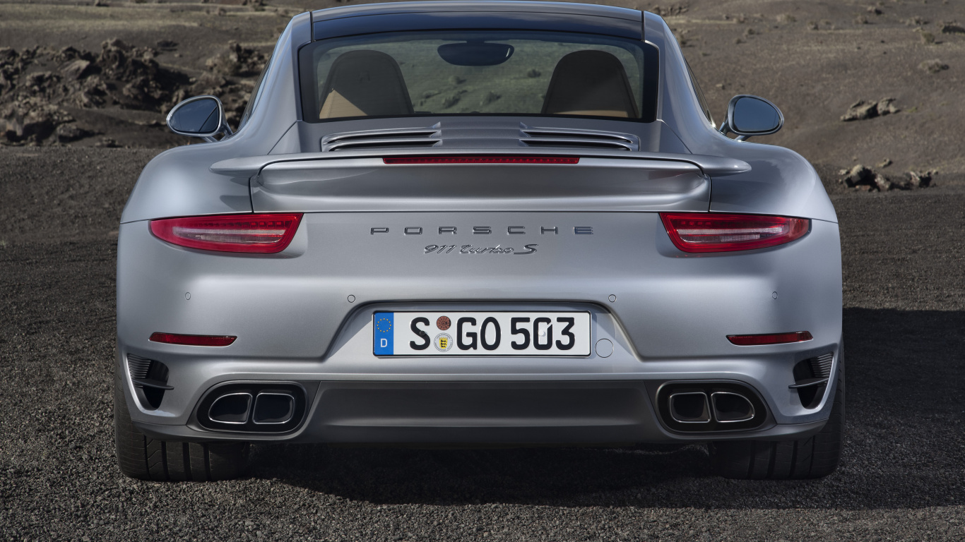 Weißer Bmw m 3 Tagsüber Unterwegs. Wallpaper in 1366x768 Resolution