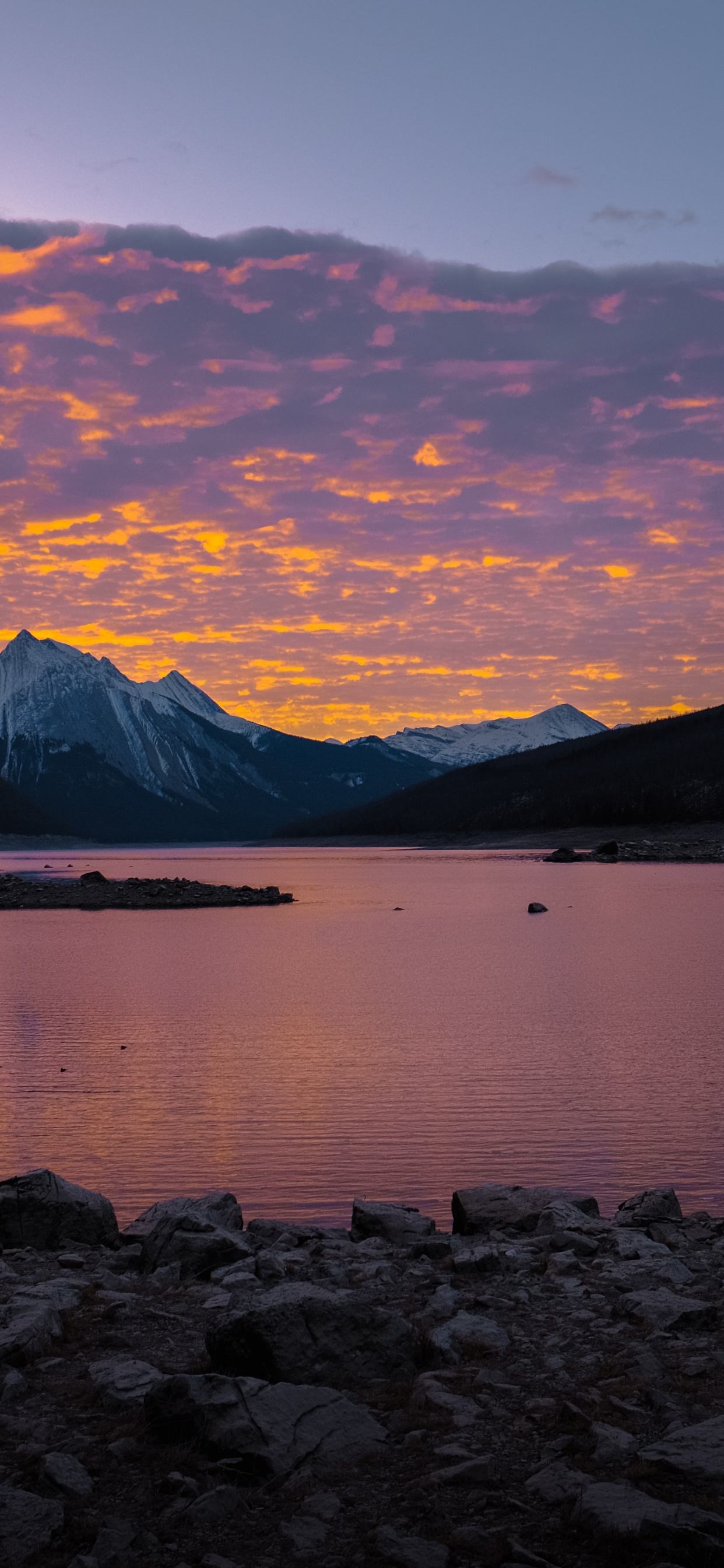 Cuerpo de Agua, Naturaleza, Montaña, Highland, Lago. Wallpaper in 1242x2688 Resolution