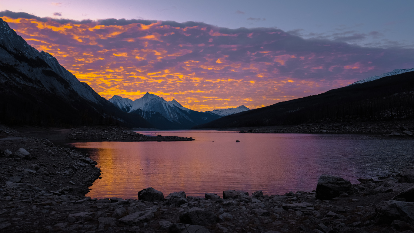 Corps de L'eau, Nature, Highland, Lac, Eau. Wallpaper in 1366x768 Resolution