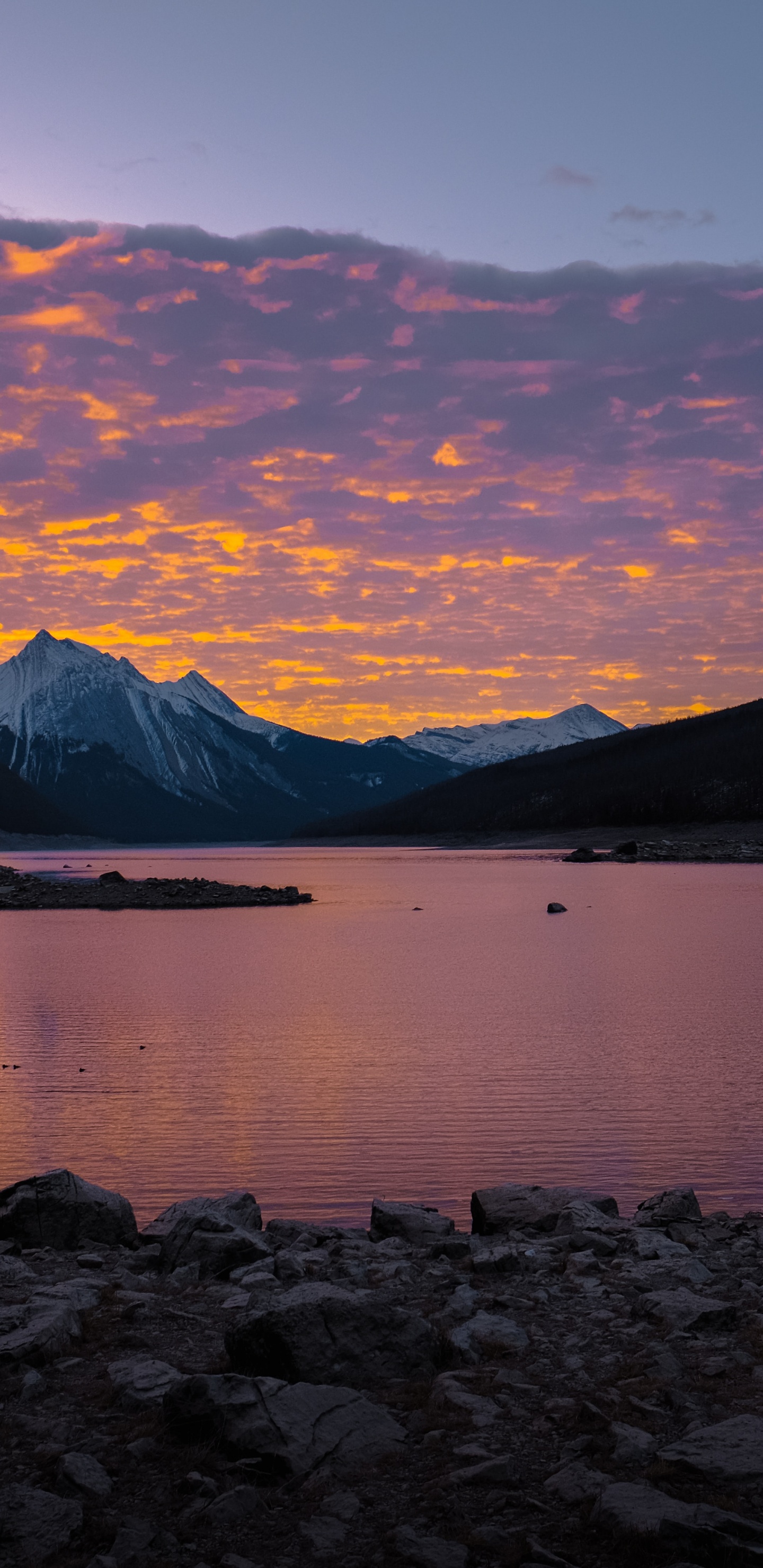 Corps de L'eau, Nature, Highland, Lac, Eau. Wallpaper in 1440x2960 Resolution