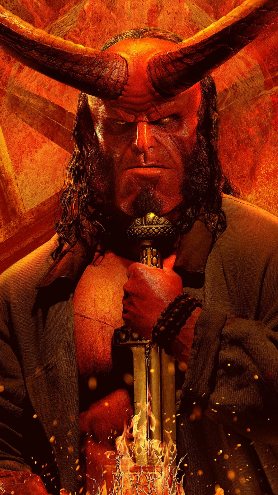 Homme en Veste de Costume Noir Tenant un Microphone Noir. Wallpaper in 1080x1920 Resolution