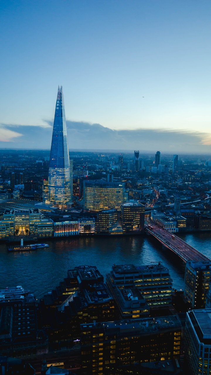 Vue Aérienne Des Bâtiments de la Ville Pendant la Journée. Wallpaper in 720x1280 Resolution