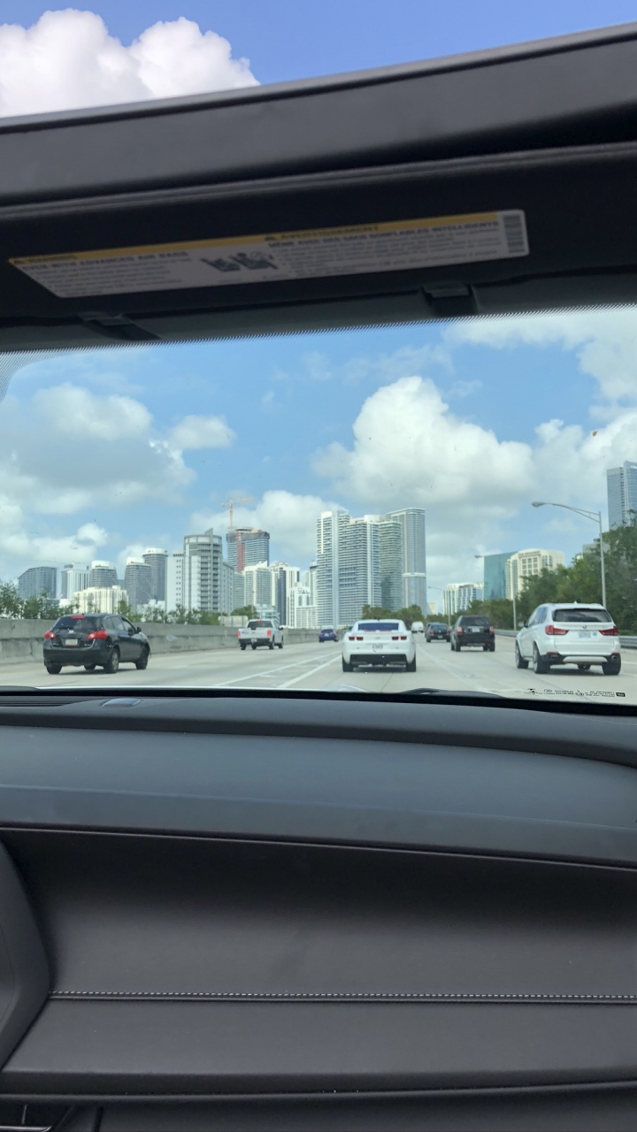 Voiture de Famille, Roi, Voiture Compacte, Voiture de Taille Moyenne, Miroir Automobile. Wallpaper in 720x1280 Resolution