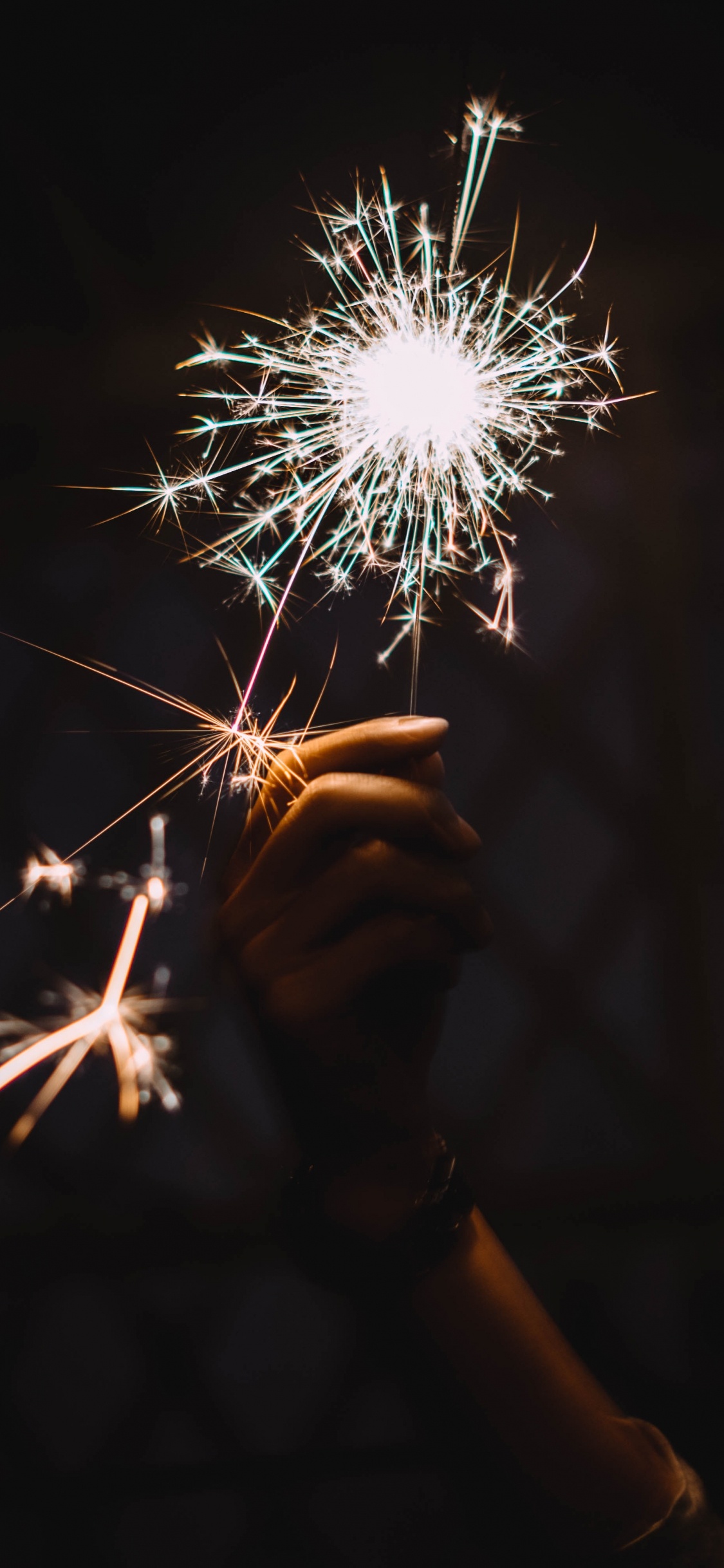 Feu, Artifice, Cierge, Nuit, Obscurité. Wallpaper in 1125x2436 Resolution