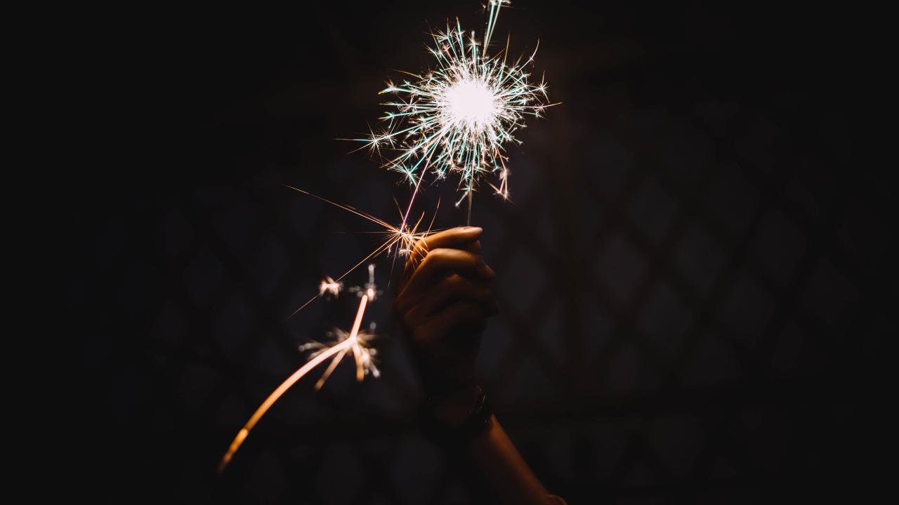 Feuer, Feuerwerk, Wunderkerze, Nacht, Diwali. Wallpaper in 1280x720 Resolution