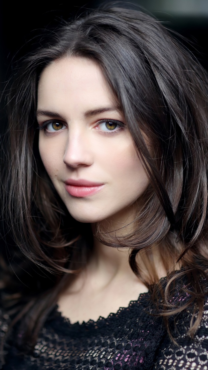 Ella Hunt, Actor, Hair, Face, Beauty. Wallpaper in 720x1280 Resolution