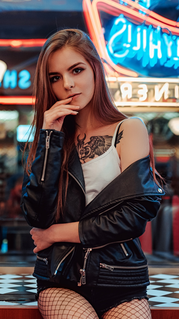 Belleza, Cabello Castaño, Peinado, Músculos, Manga. Wallpaper in 750x1334 Resolution