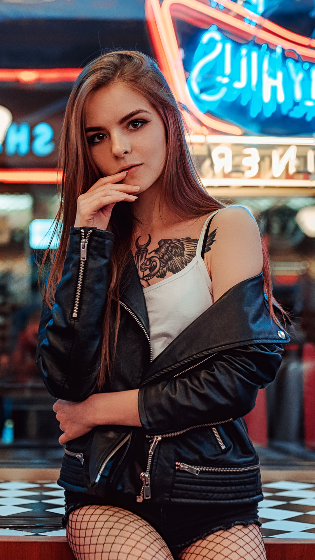 棕色的头发, 发型, 肌肉, 套, 大腿 壁纸 1080x1920 允许