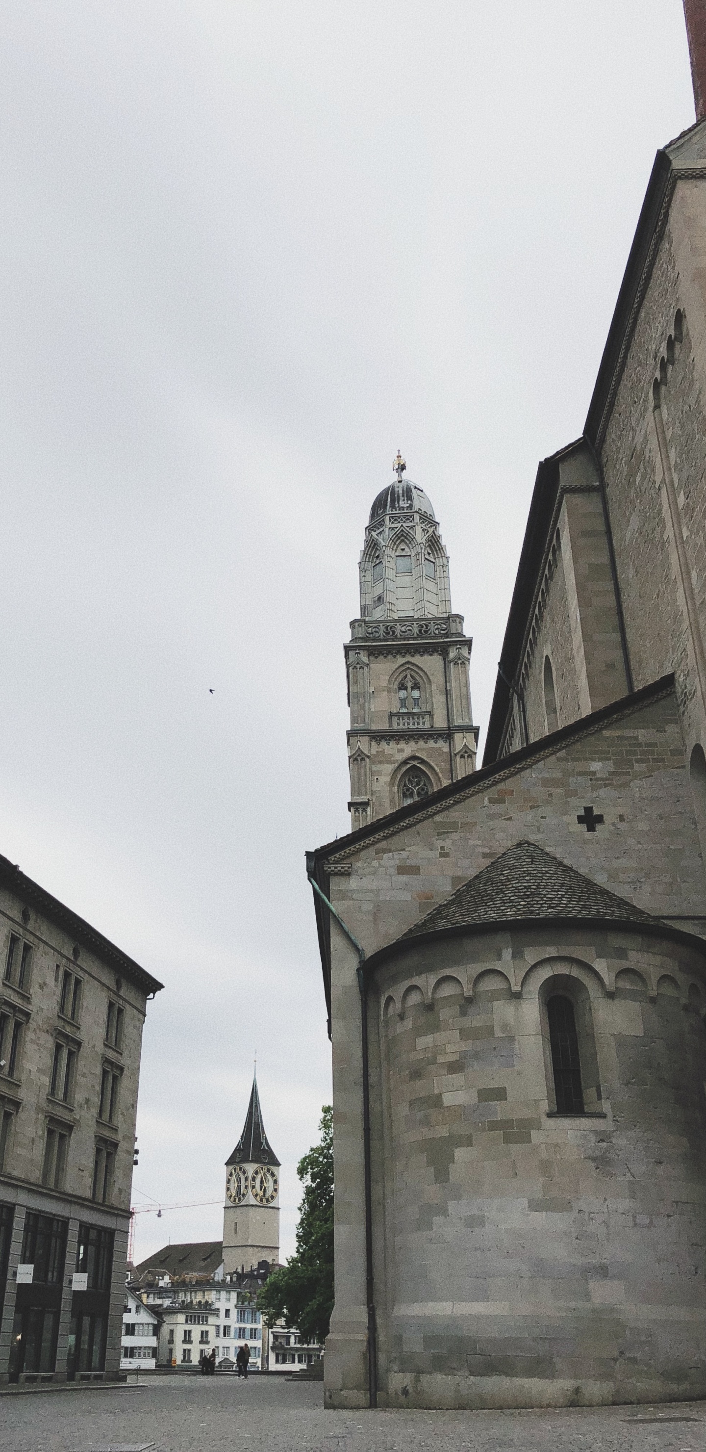 Grossmnster, Window, Architecture, Town, Facade. Wallpaper in 1440x2960 Resolution