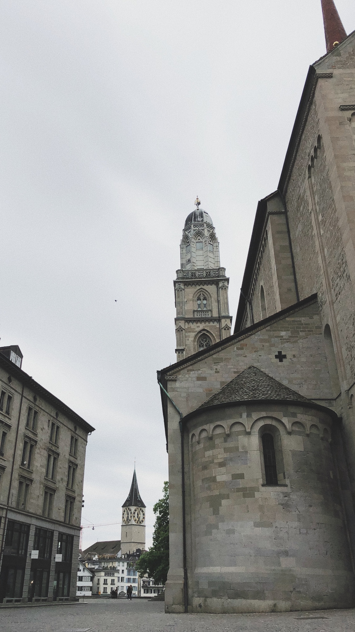 Großmünster, Fenster, Architektur, Stadt, Fassade. Wallpaper in 1440x2560 Resolution