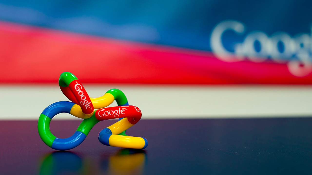 Red Yellow Blue and Green Heart Shaped Candies. Wallpaper in 1280x720 Resolution