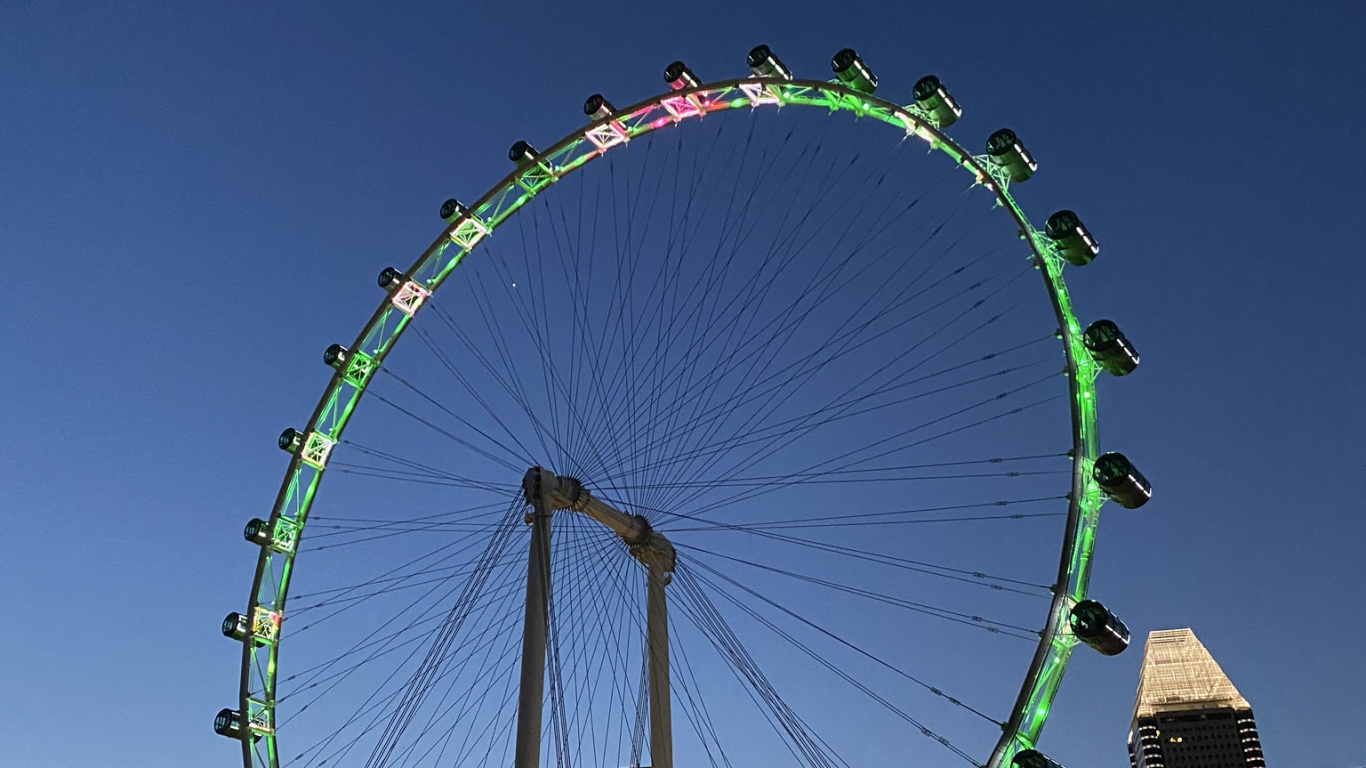 Singapore Attractions, Ferris Wheel, Nature, Daytime, Metropolis. Wallpaper in 1366x768 Resolution