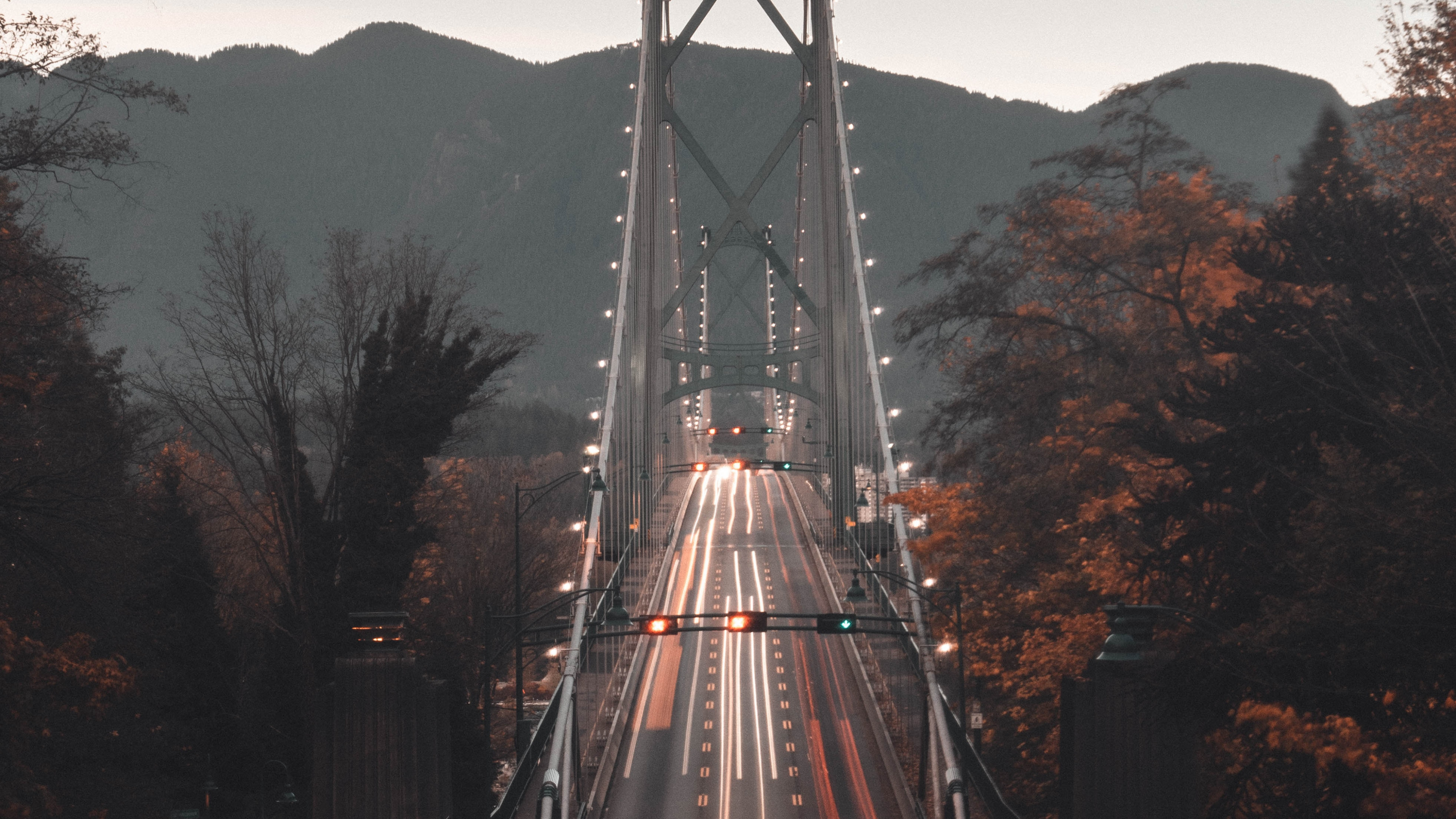 Fotografía de Lapso de Tiempo de Automóviles en el Puente Durante la Noche. Wallpaper in 3840x2160 Resolution