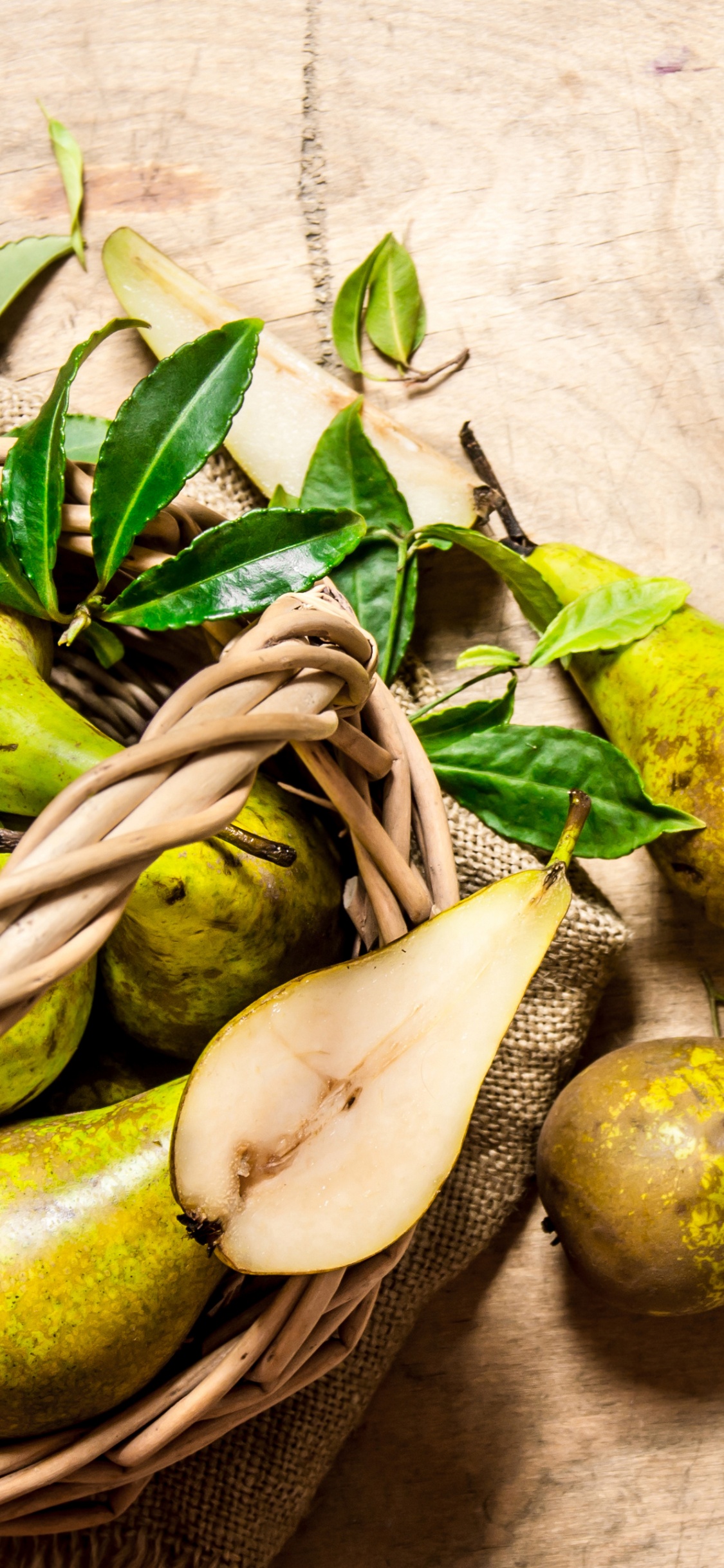 Fruta de Pera Verde y Amarilla. Wallpaper in 1125x2436 Resolution