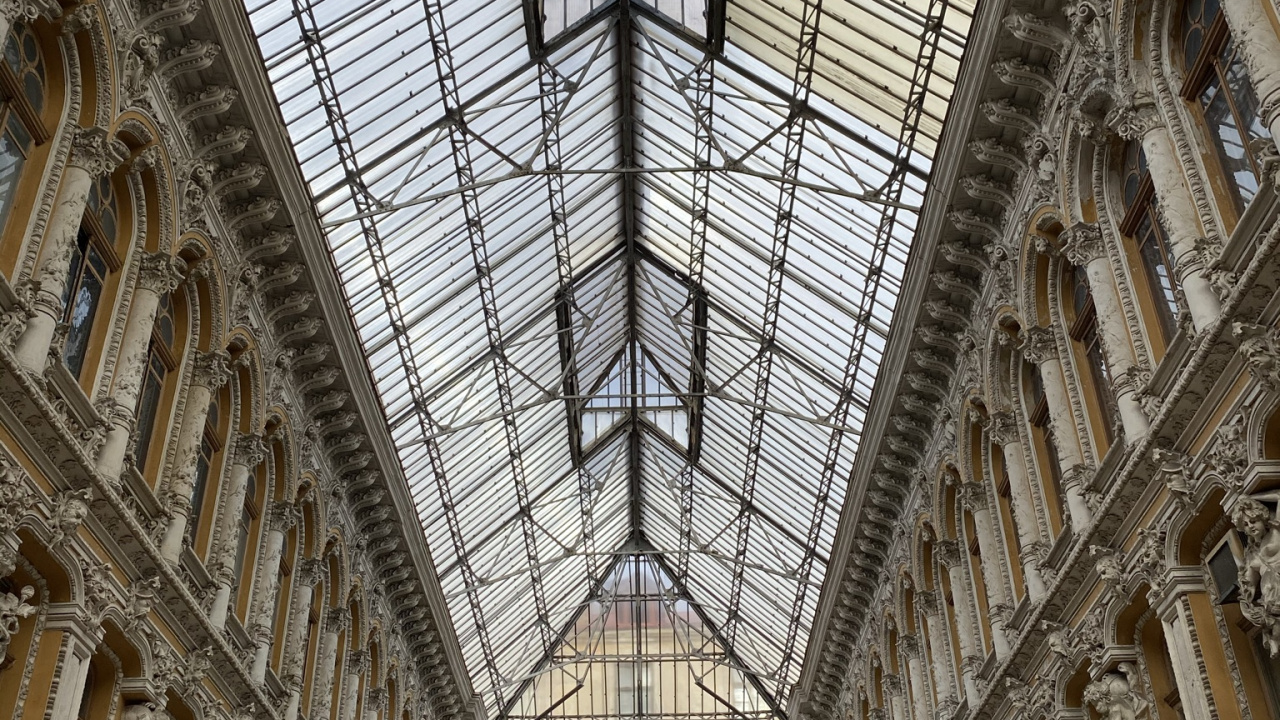 Passage Hotel, Classical Architecture, Faade, Tourist Attraction, Ceiling. Wallpaper in 1280x720 Resolution