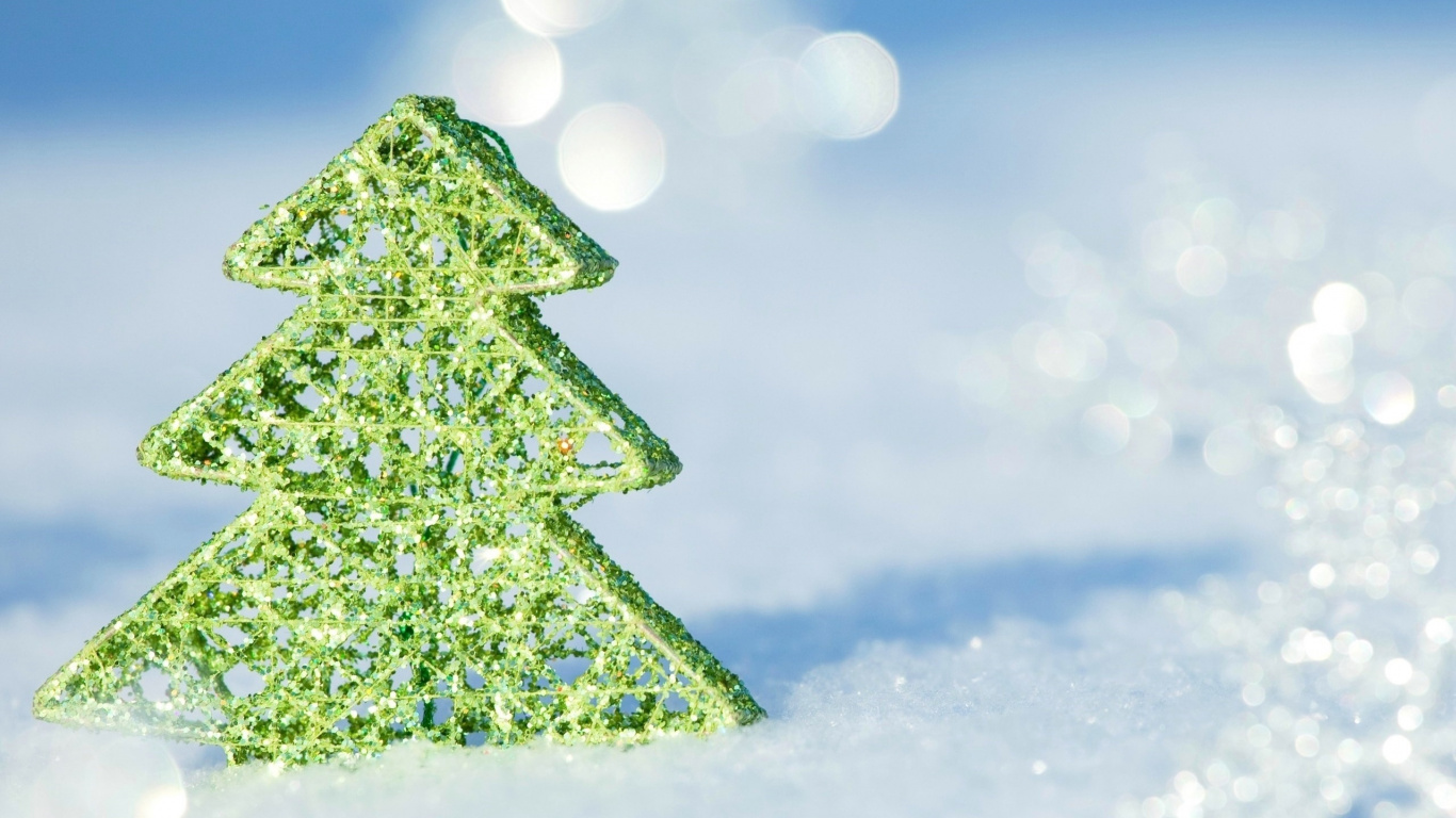 Eau, Sapin, Le Jour De Noël, Green, Arbre de Noël. Wallpaper in 1366x768 Resolution