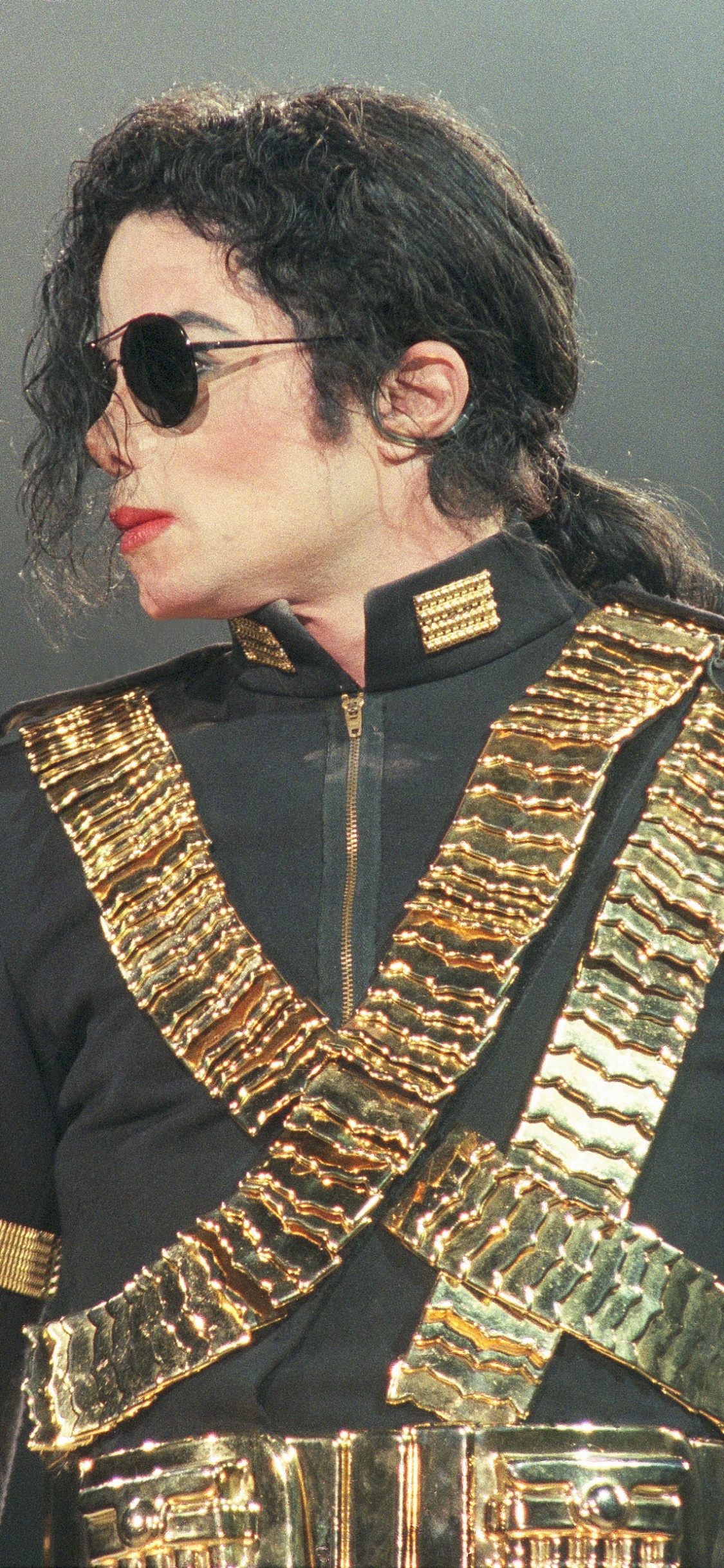 Michael Jackson, Leaving Neverland, Death of Michael Jackson, Musician, Fashion. Wallpaper in 1125x2436 Resolution