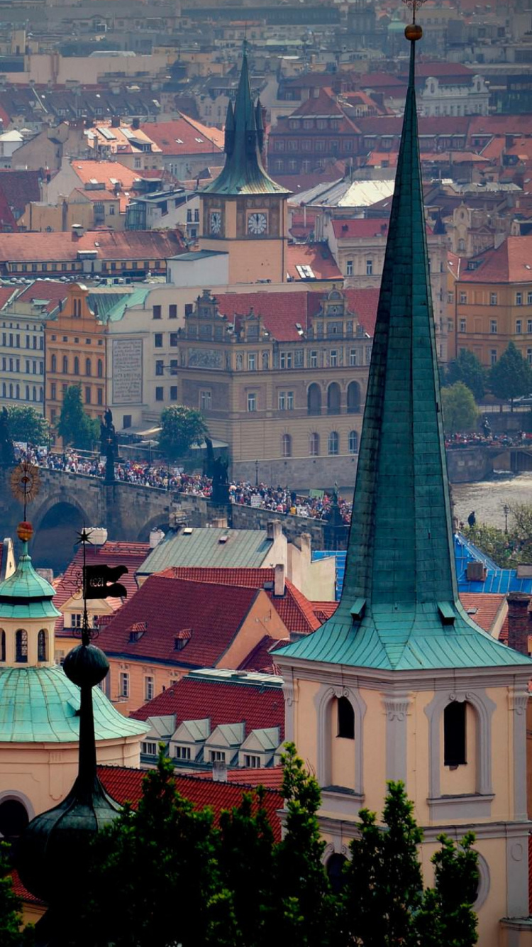 Luftaufnahme Von Stadtgebäuden Tagsüber. Wallpaper in 750x1334 Resolution