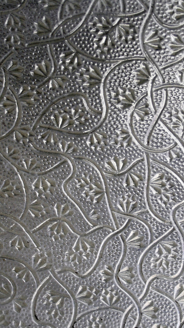 Weißes Und Graues Florales Textil. Wallpaper in 750x1334 Resolution