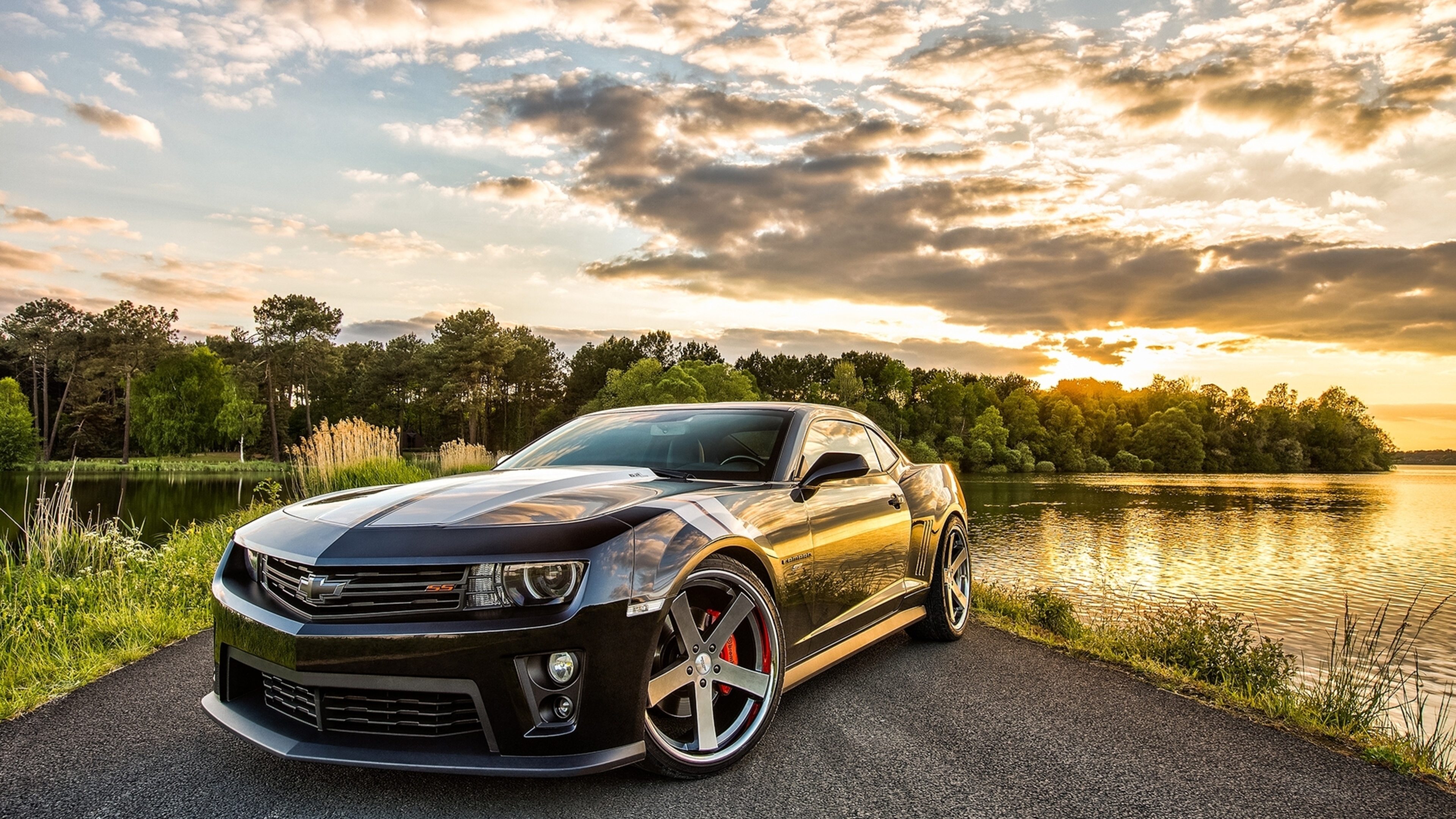 Mercedes Benz Coupe Negro en la Carretera Durante el Día. Wallpaper in 3840x2160 Resolution