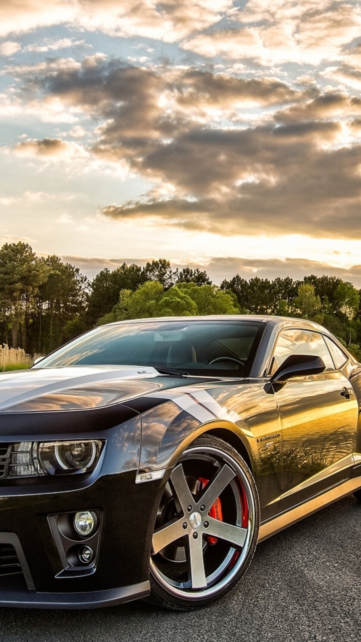Mercedes Benz Coupé Noir Sur Route Pendant la Journée. Wallpaper in 720x1280 Resolution