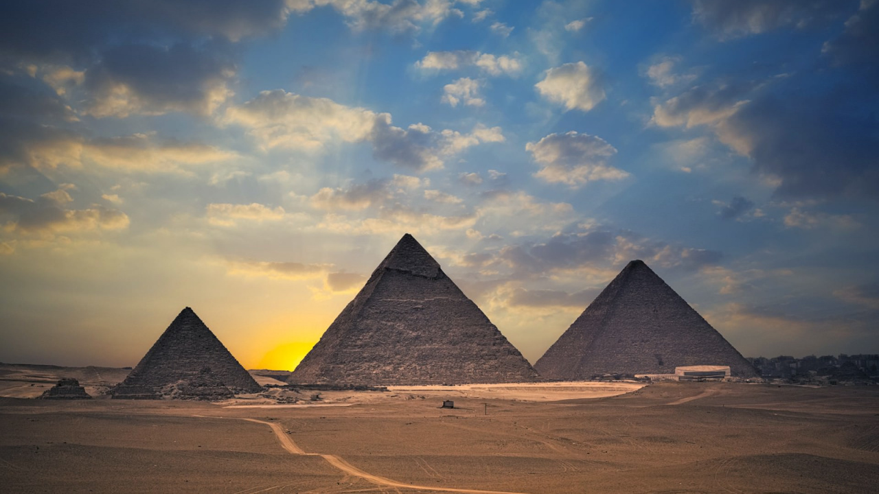 Download 1280x720 Wallpaper Braune Pyramide Unter Blauem Himmel Braune Pyramide Unter Blauem Himmel. Wallpaper in 1280x720 Resolution