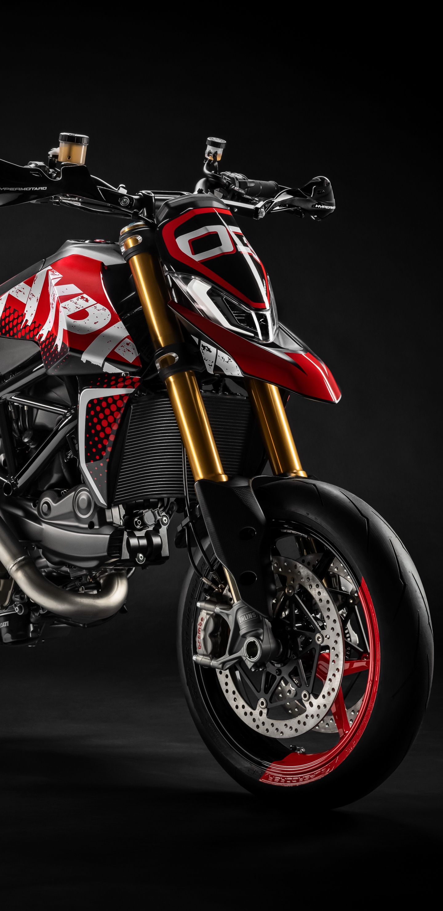 Rotes Und Schwarzes Sportrad. Wallpaper in 1440x2960 Resolution