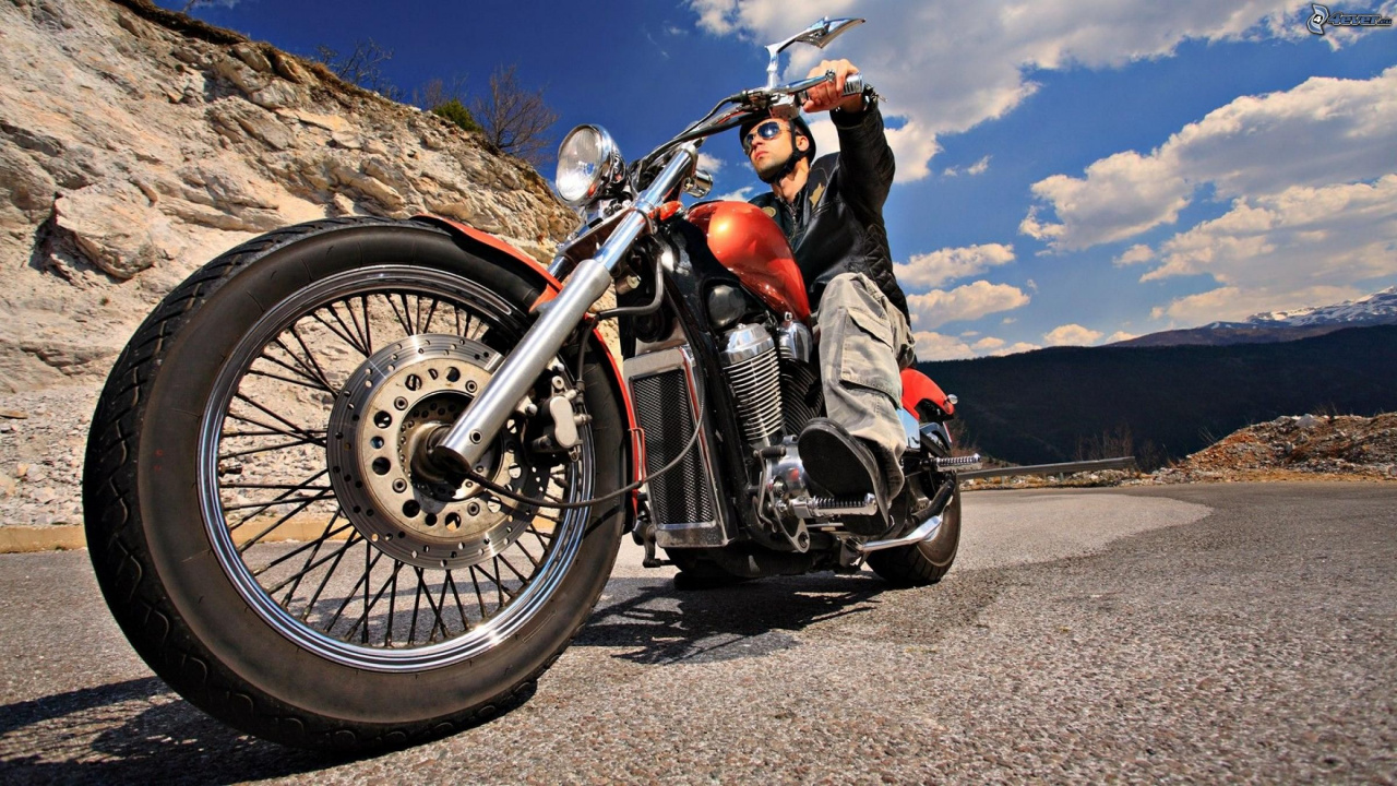 Moto Standard Rouge et Noir. Wallpaper in 1280x720 Resolution