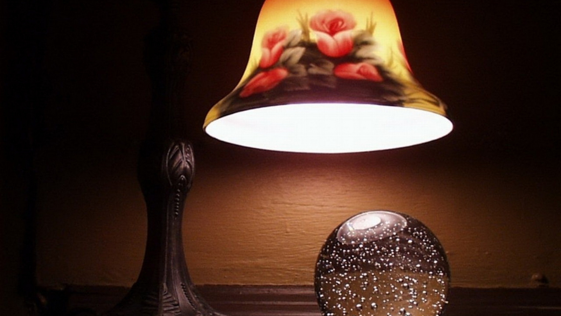 Yellow and Red Floral Table Lamp. Wallpaper in 1920x1080 Resolution