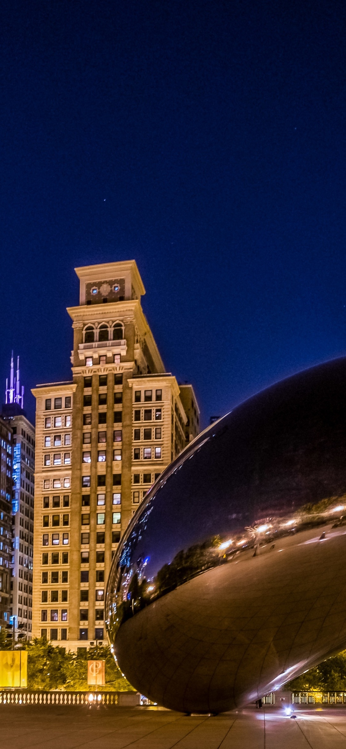 Skyline Der Stadt Bei Nacht Night. Wallpaper in 1125x2436 Resolution