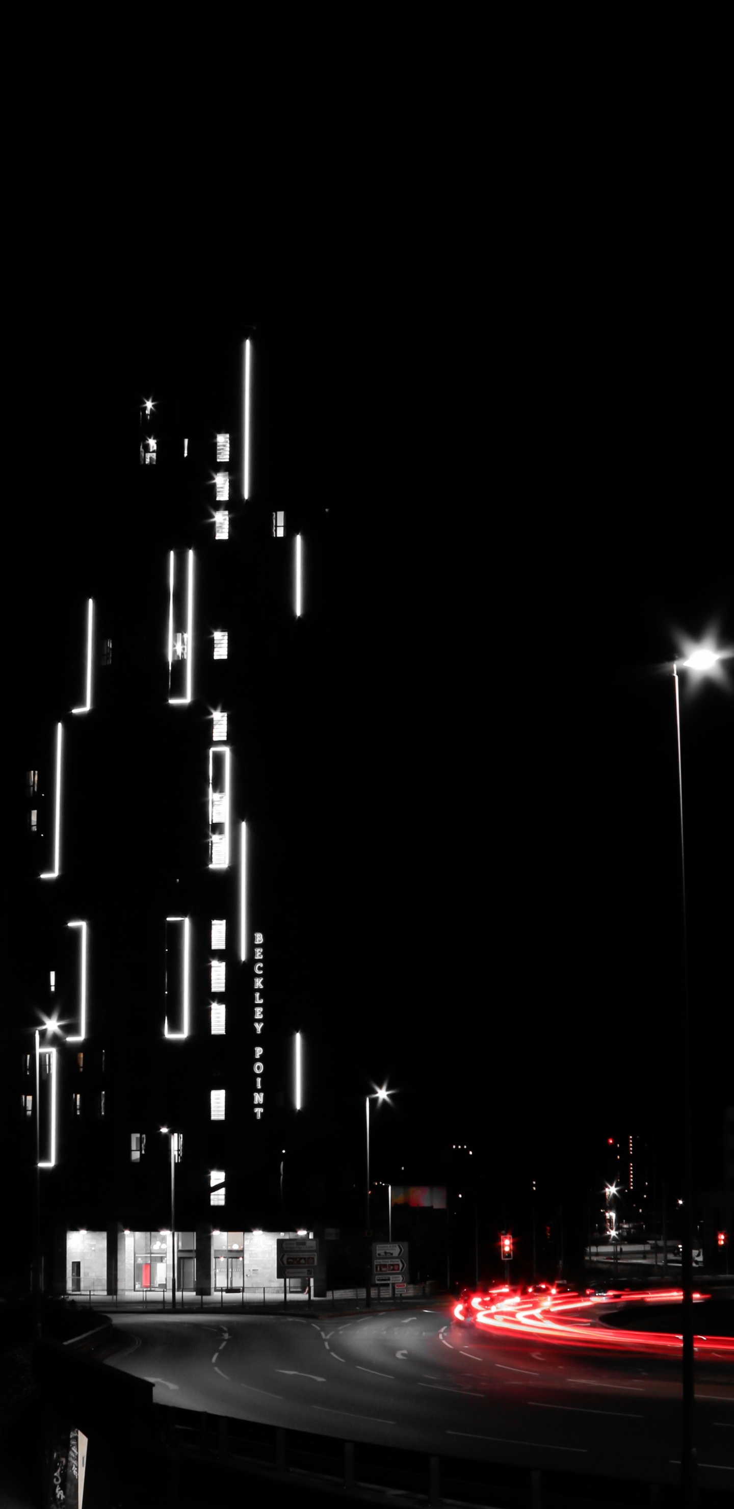 Bâtiments de la Ville Pendant la Nuit. Wallpaper in 1440x2960 Resolution