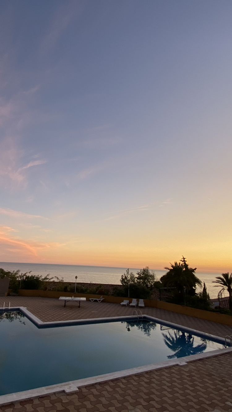 Piscina, Propiedad, Resort, Inmueble, Puesta. Wallpaper in 750x1334 Resolution