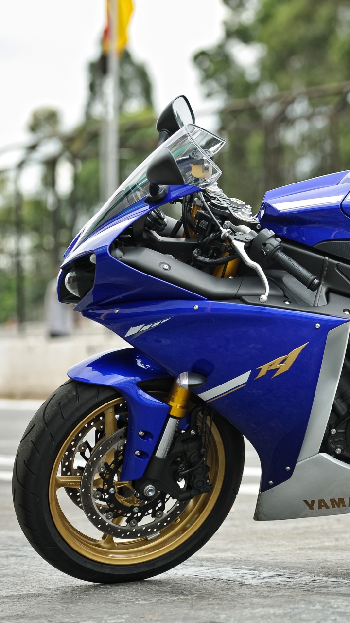 Blue and Black Sports Bike. Wallpaper in 720x1280 Resolution