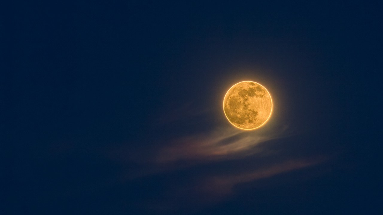 Full Moon in The Sky. Wallpaper in 1280x720 Resolution