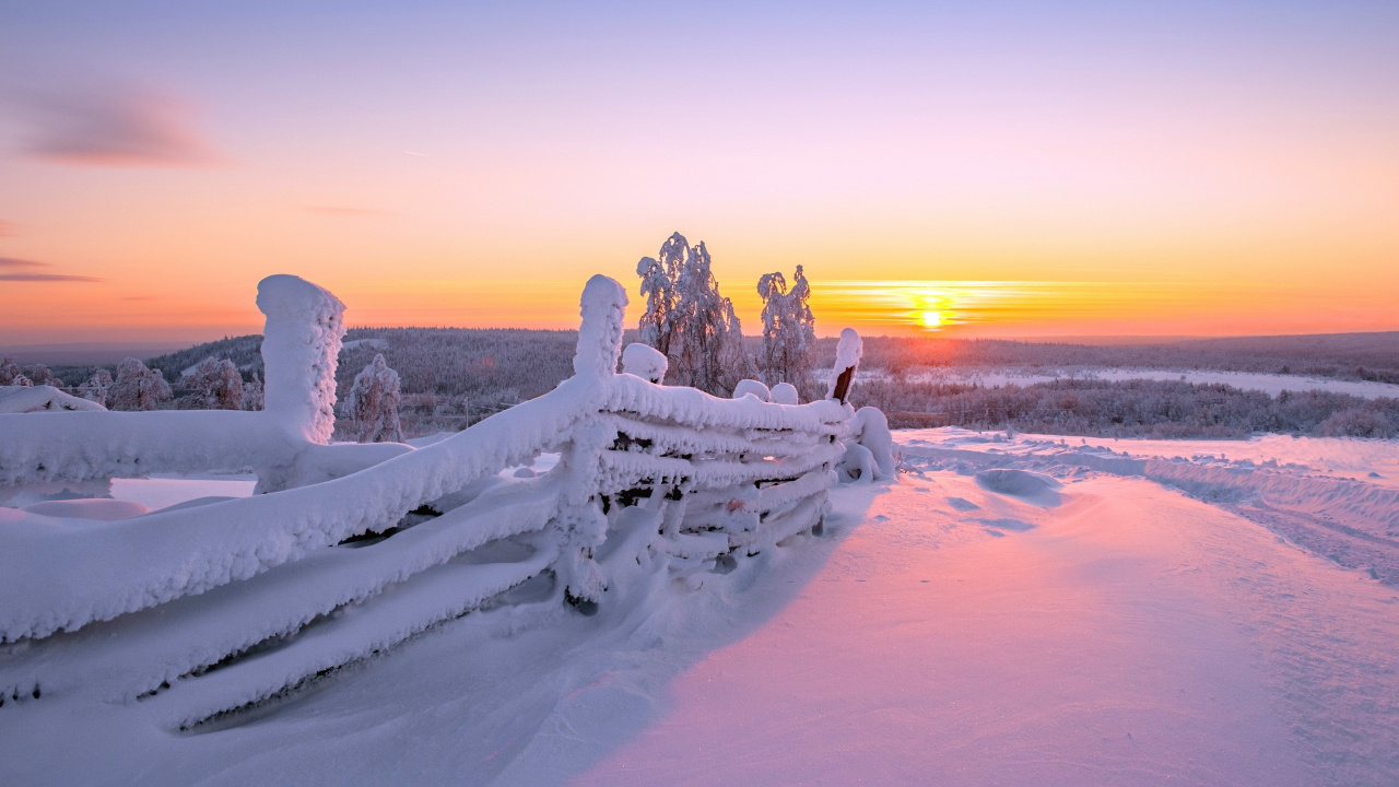 White Wooden Fence on White Sand During Sunset. Wallpaper in 1280x720 Resolution