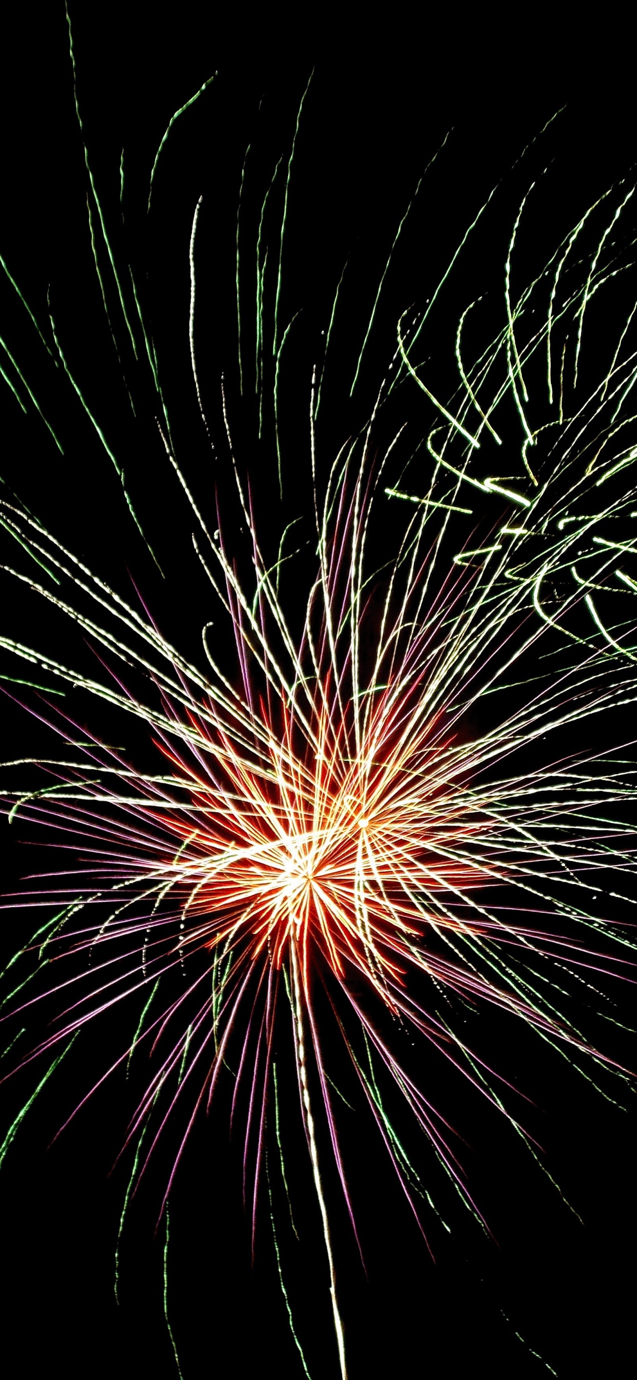 Pirotecnia, el Día de Año Nuevo, Medianoche, Diwali, Luz. Wallpaper in 1242x2688 Resolution