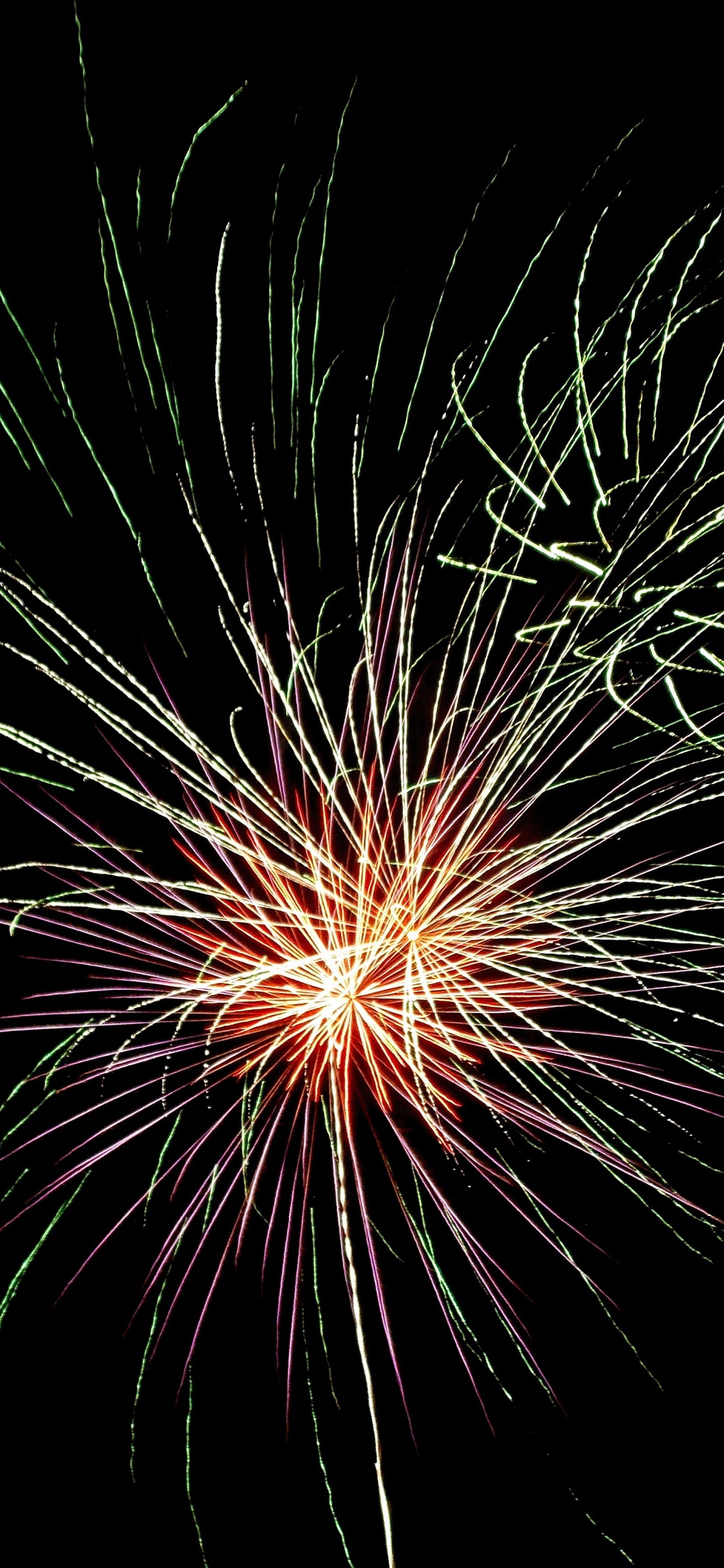 Feuerwerk, Partei, Neue Jahre Tag, Mitternacht, Nacht. Wallpaper in 1125x2436 Resolution