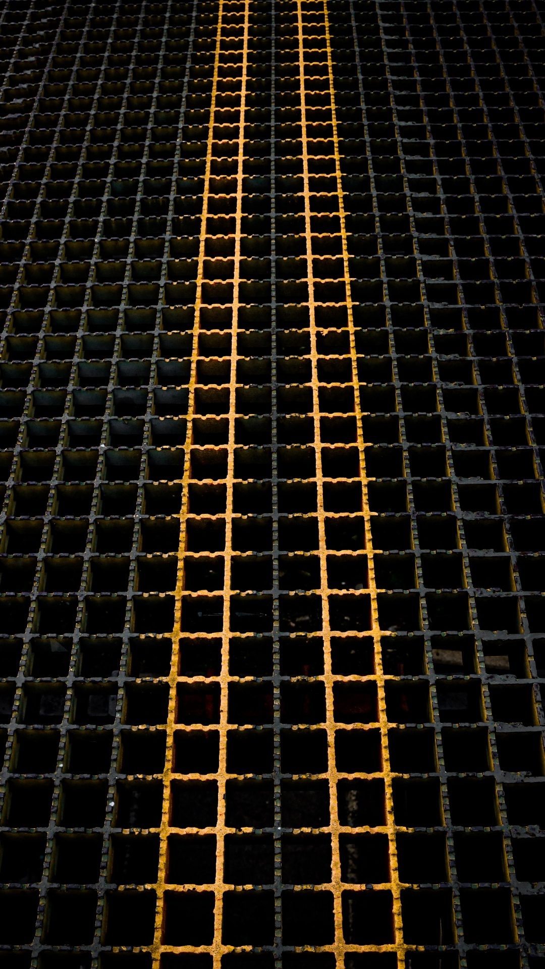 Cadre en Métal Noir et Jaune. Wallpaper in 1080x1920 Resolution