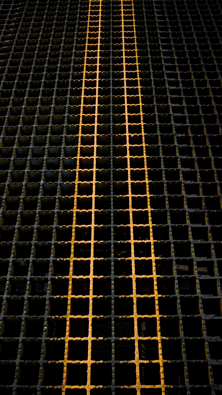 Cadre en Métal Noir et Jaune. Wallpaper in 720x1280 Resolution
