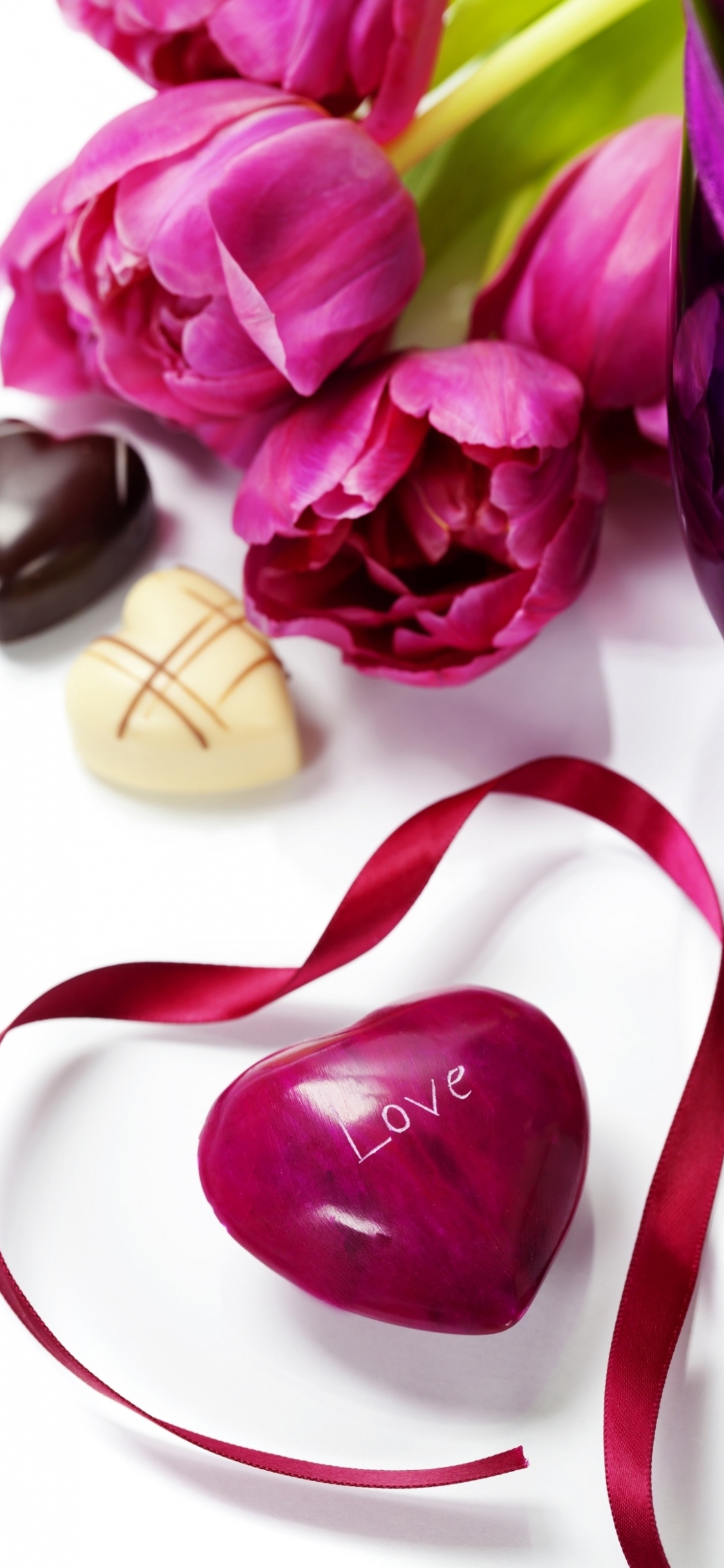 Boucle D'oreille, Cœur, Pétale, le Jour de Valentines, Praline. Wallpaper in 1125x2436 Resolution