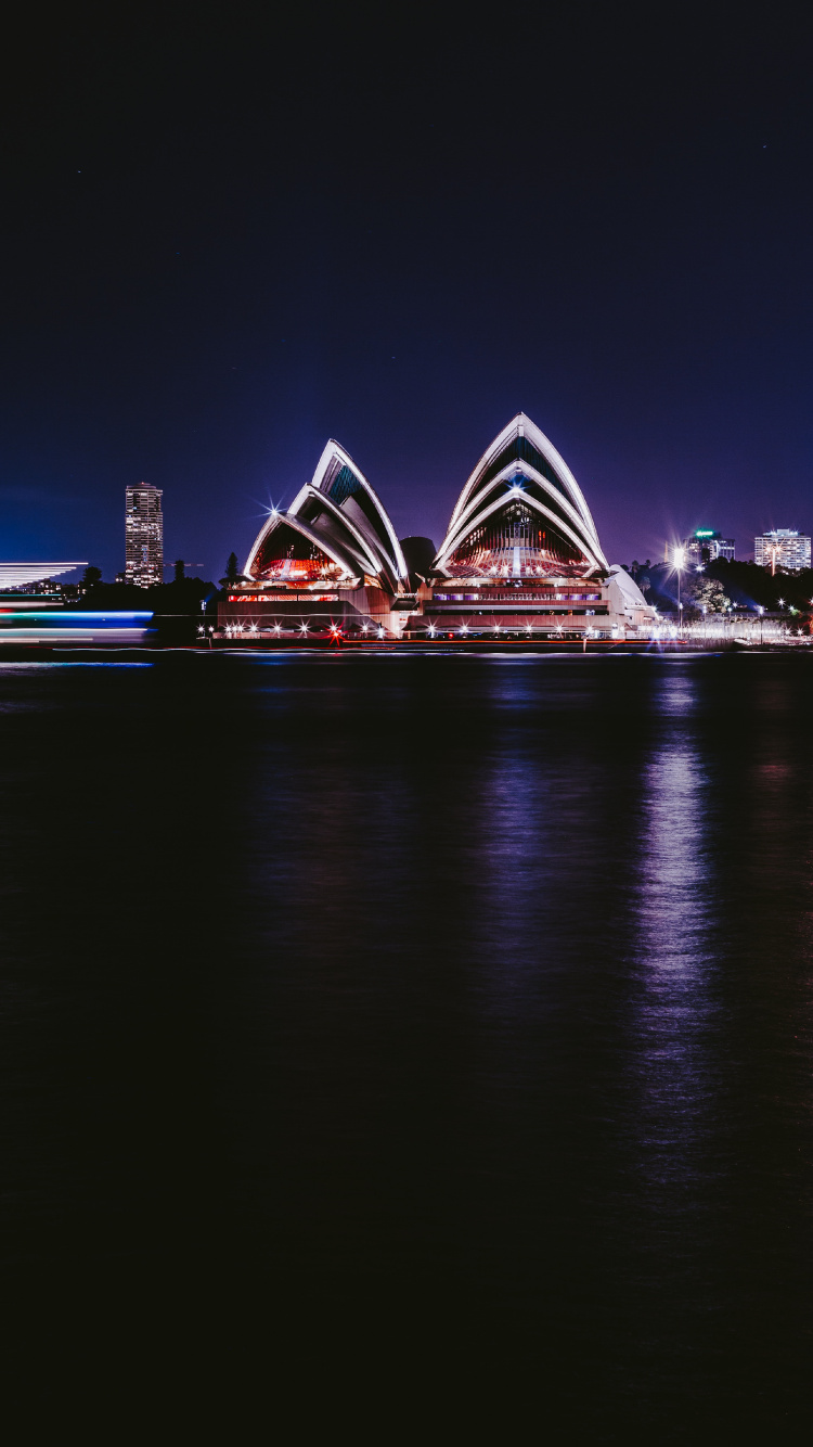 Sydney Opera House Durante la Noche. Wallpaper in 750x1334 Resolution