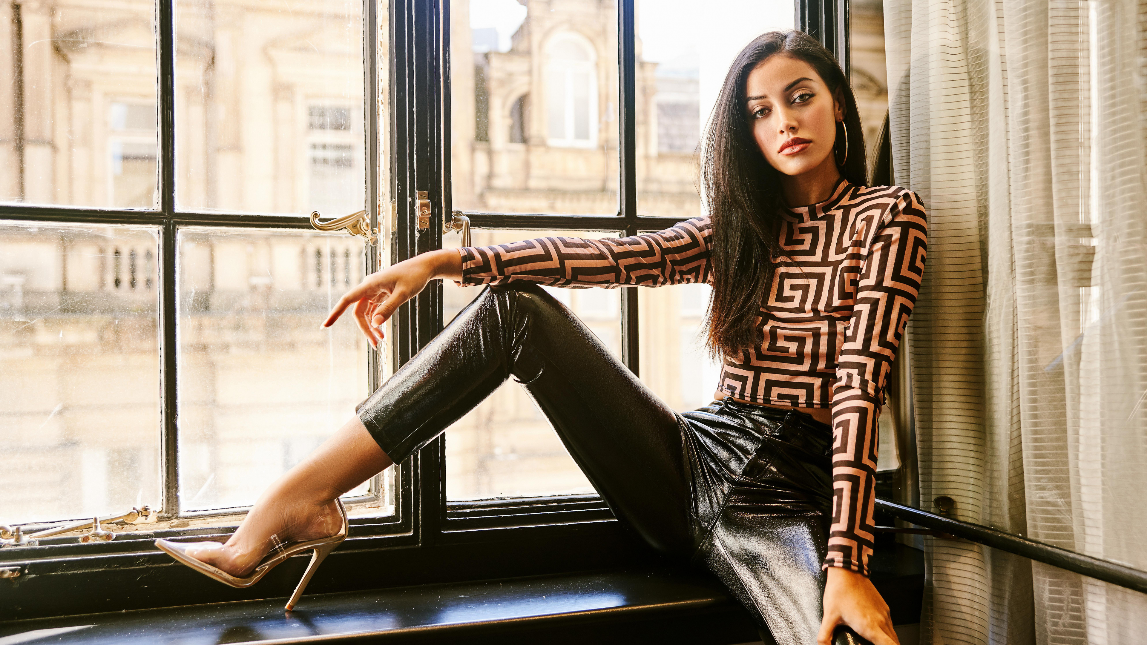 腿, 模型, 窗口, 人腿, 时装模特 壁纸 3840x2160 允许